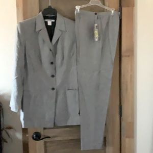 Nygard Collection Gray Pant Suit